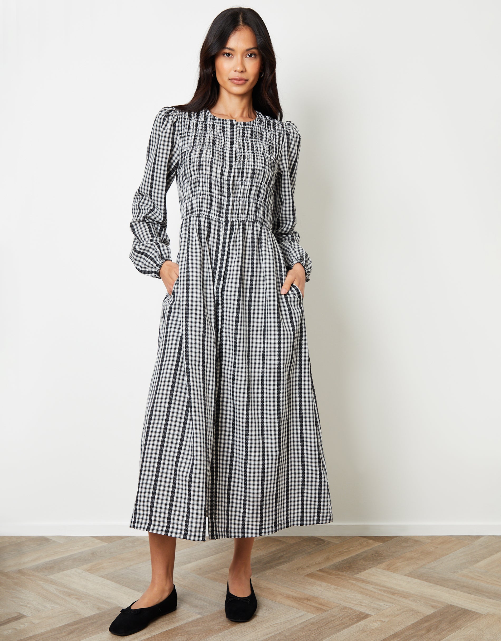 Threadbare Women's Mono Gingham Check Shirred Detail Midi Dress