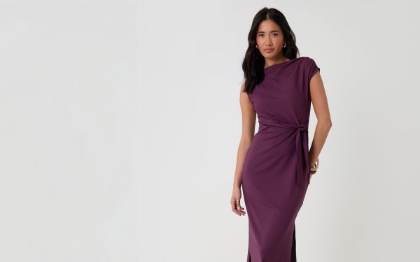 <p>Trending: Dresses<strong><br/>Shop Now</strong></p>
