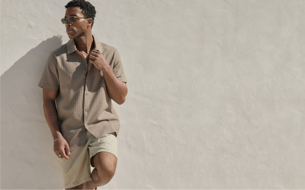 <p><strong>Summer Savings</strong><br/>2 for £40 on<br/>Selected Shorts</p>