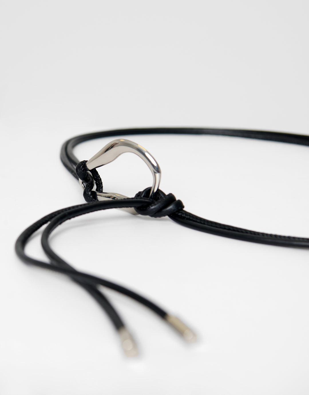 Threadbare Faux Leather Rope Belt in Black - buckle detail