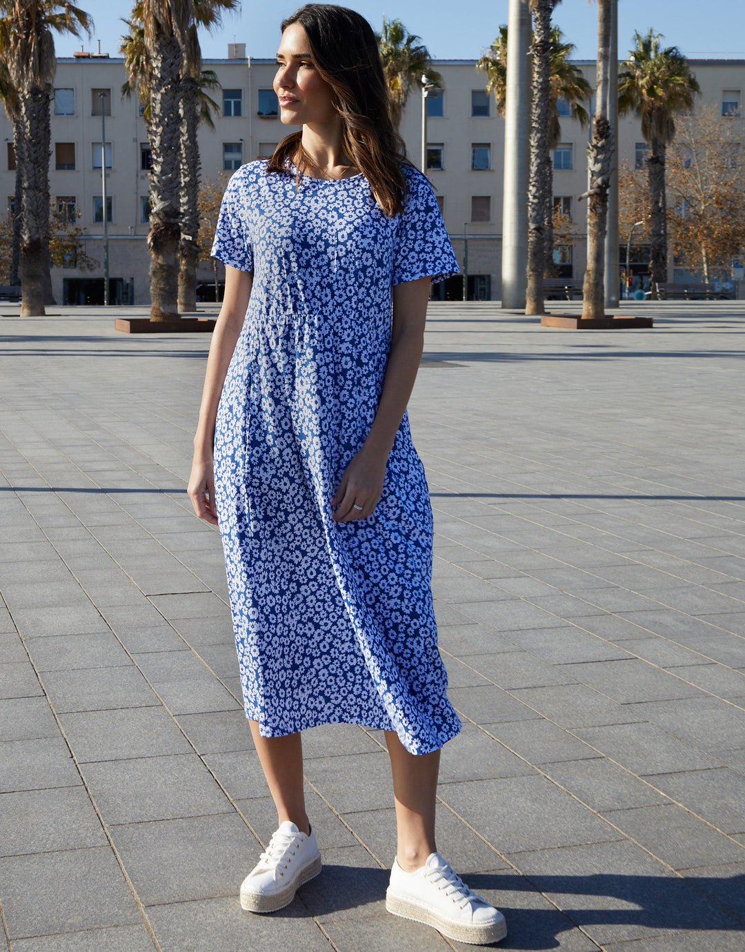Threadbare Women's Blue Floral Print Ladies' Jersey Midi Smock Dress with Pockets Threadbare Women's Blue Floral Print Ladies' Jersey Midi Smock Dress with Pockets