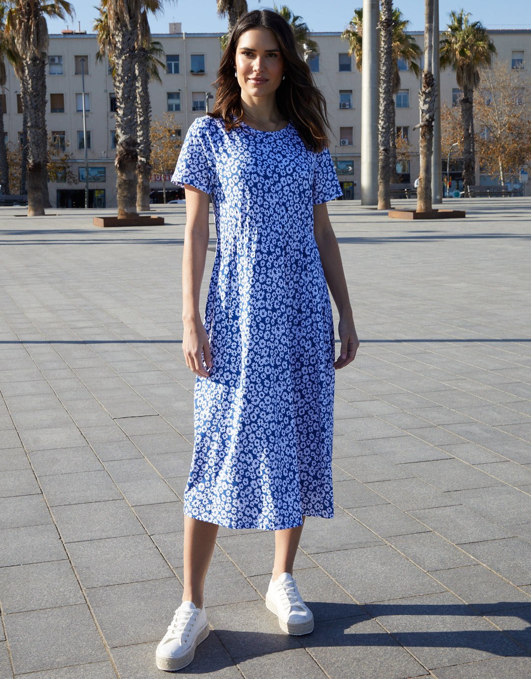 Threadbare Women's Blue Floral Print Ladies' Jersey Midi Smock Dress with Pockets Threadbare Women's Blue Floral Print Ladies' Jersey Midi Smock Dress with Pockets