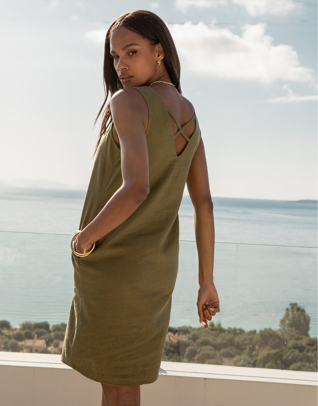 Threadbare Women's Khaki Green Linen Blend Sleeveless V-Neck Crossback Shift Dress Threadbare Women's Khaki Green Linen Blend Sleeveless V-Neck Crossback Shift Dress