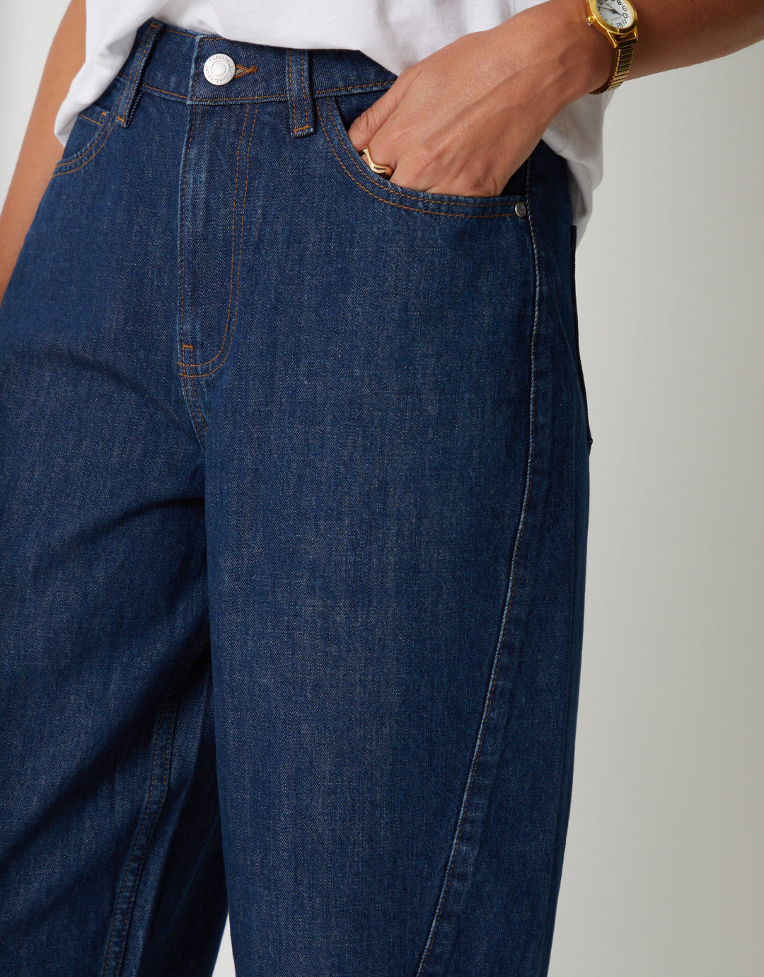Indigo Wash Barrel Leg Jeans