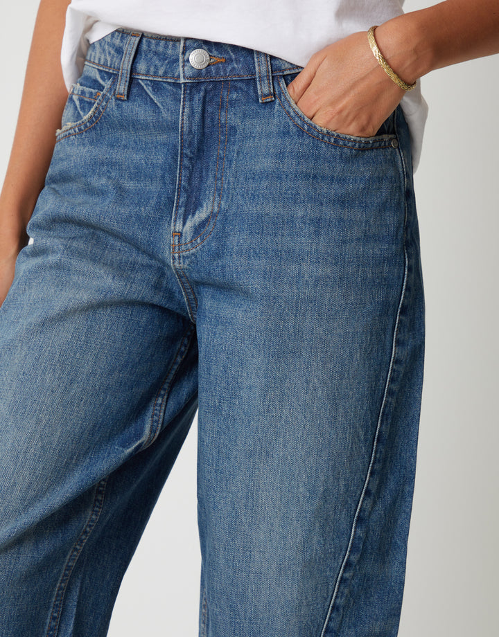 Mid Wash Barrel Leg Jeans
