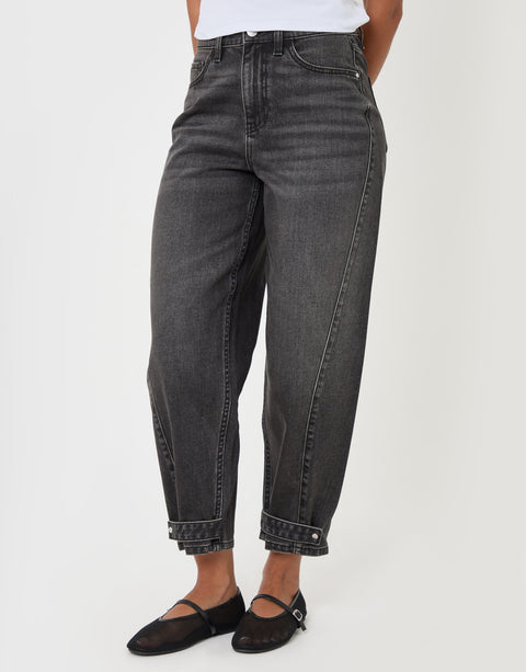 Threadbare Petite Barrel Leg Jeans in Black - front view