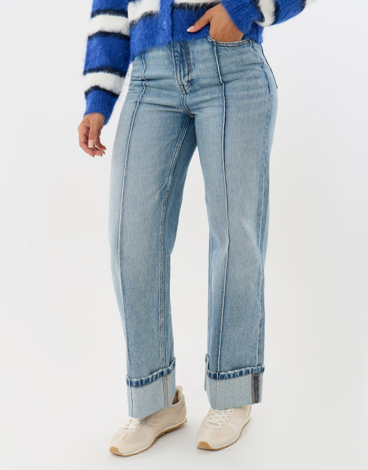 Wide Leg Turn Up Jeans in Light Wash