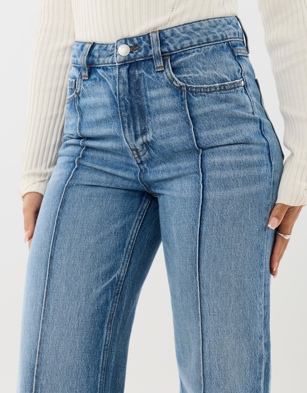 Wide Leg Turn Up Jeans in Mid Wash