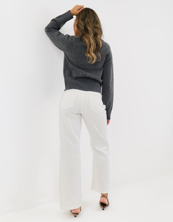 The Classic Straight Leg Jeans in White