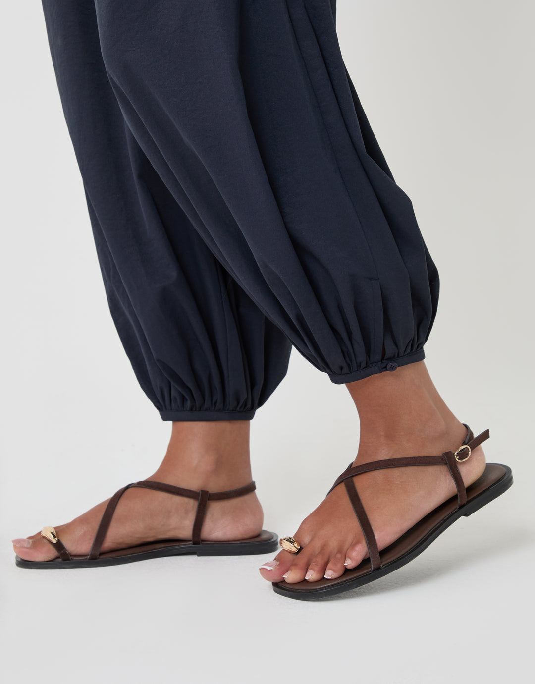 Threadbare Ladies Velvetine Balloon Button Trouser in Navy - detail