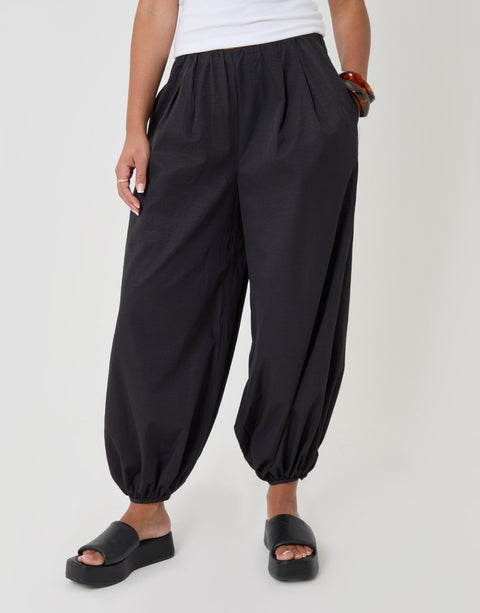 Threadbare Balloon Trousers with Pockets in Black - front view
