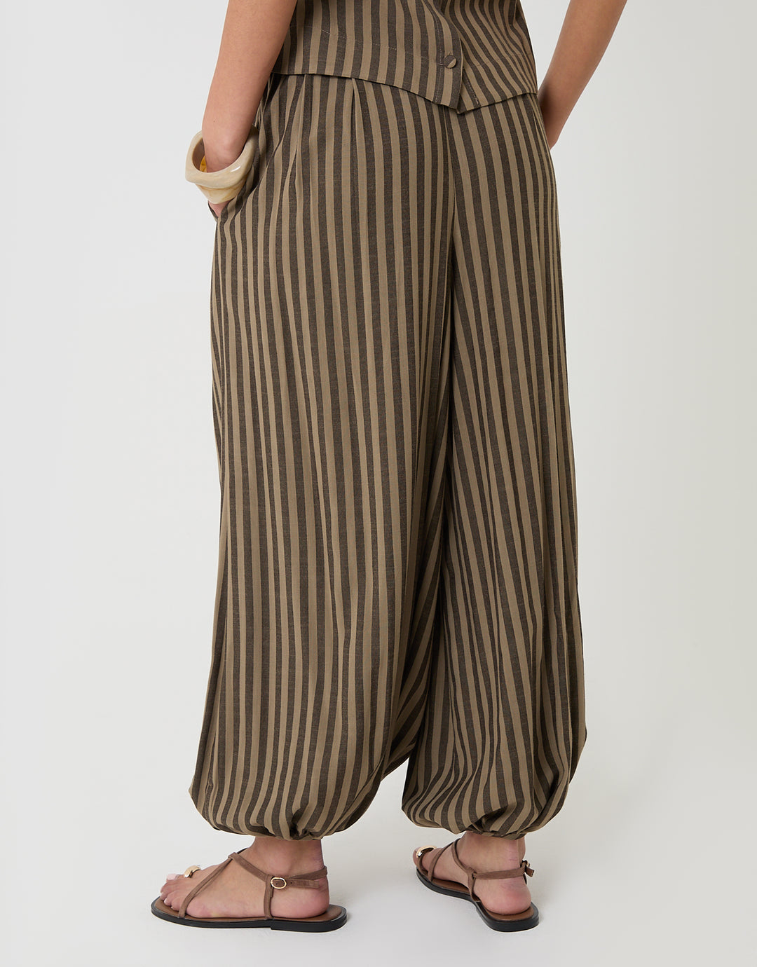 Threadbare Celinenio Brown Stripe Balloon in Brown Stripe - back