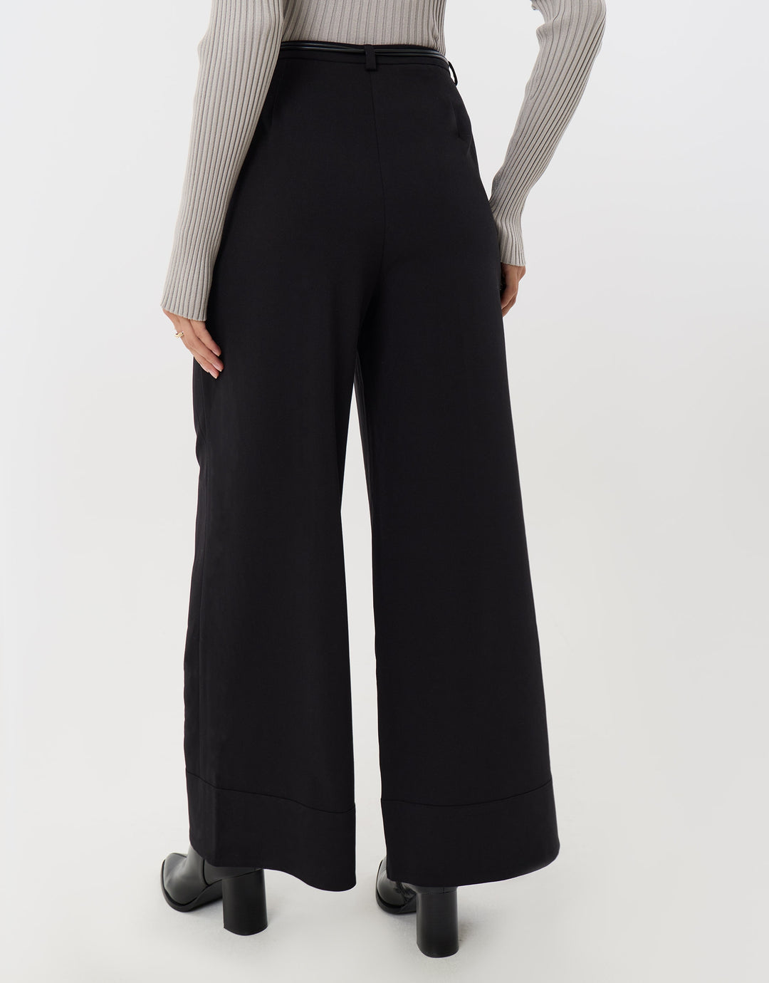 Pleated Wide Leg Trousers in Black