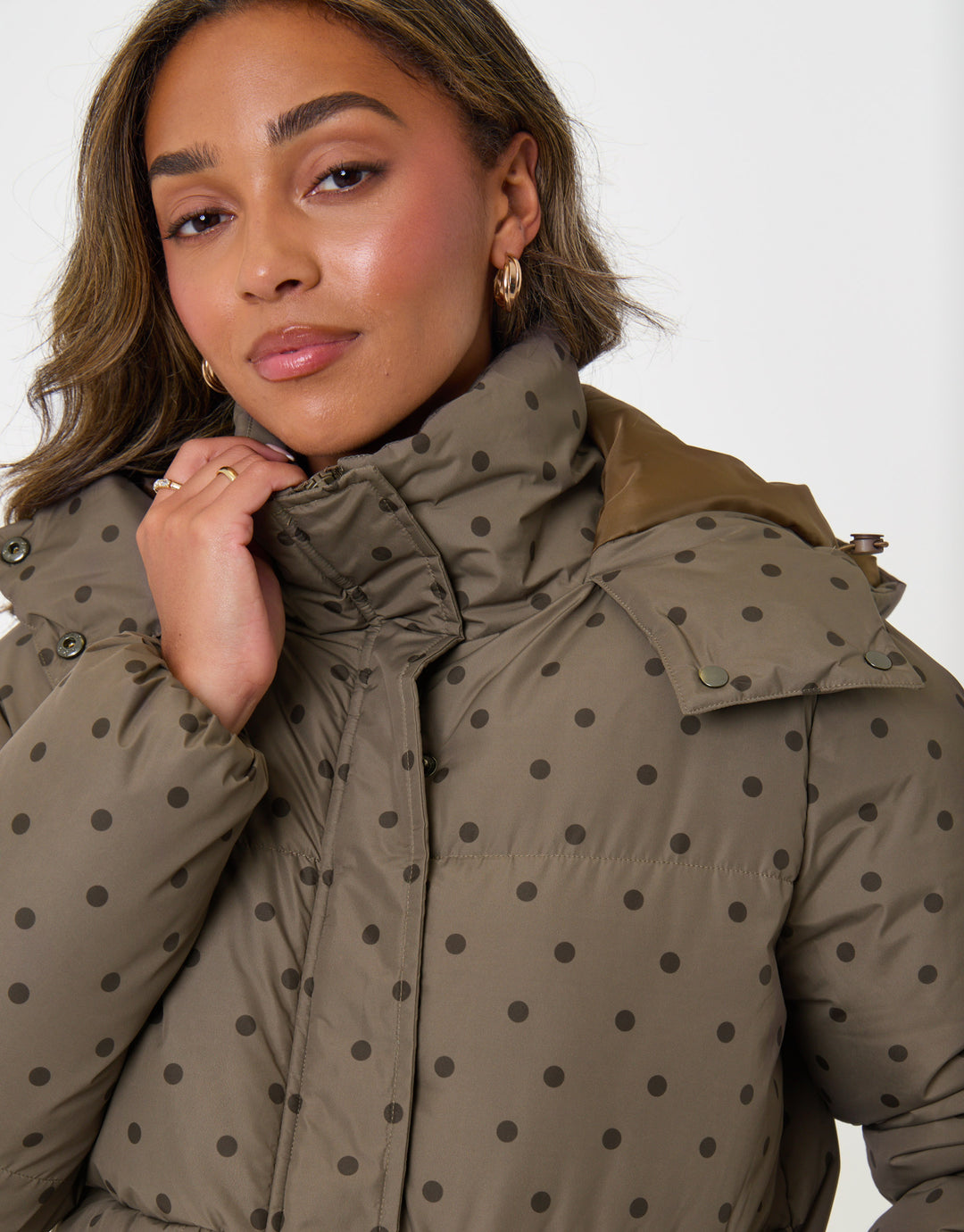 Threadbare Cropped Funnel Neck Puffer Coat in Mink Brown Polka Dot - detail