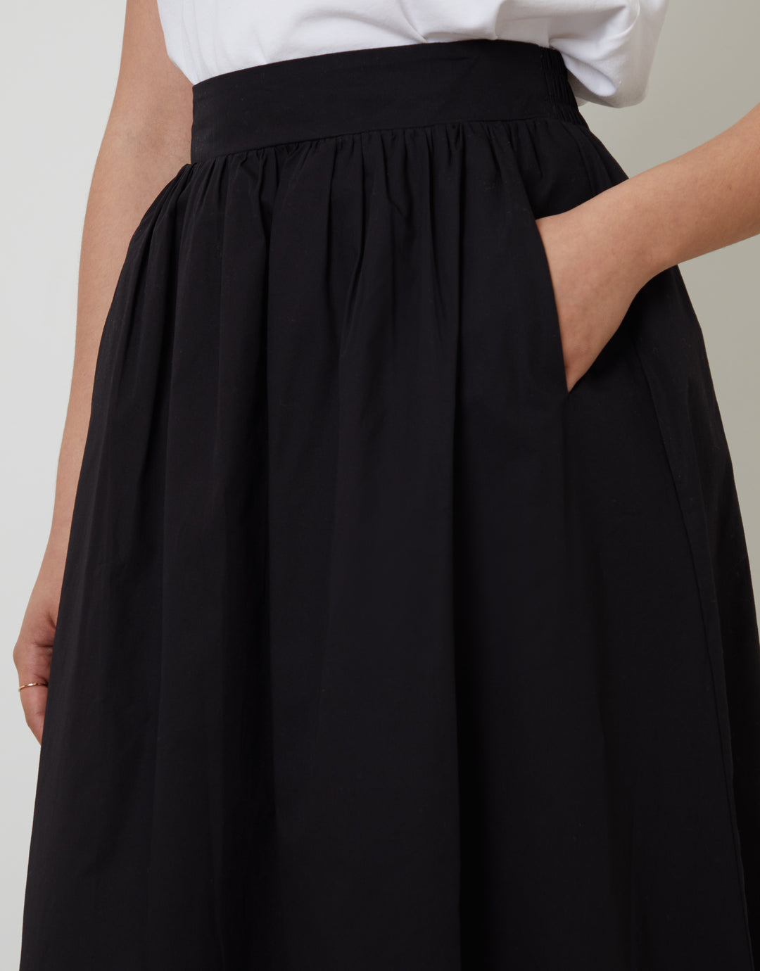 Black Midaxi Skirt with Pockets