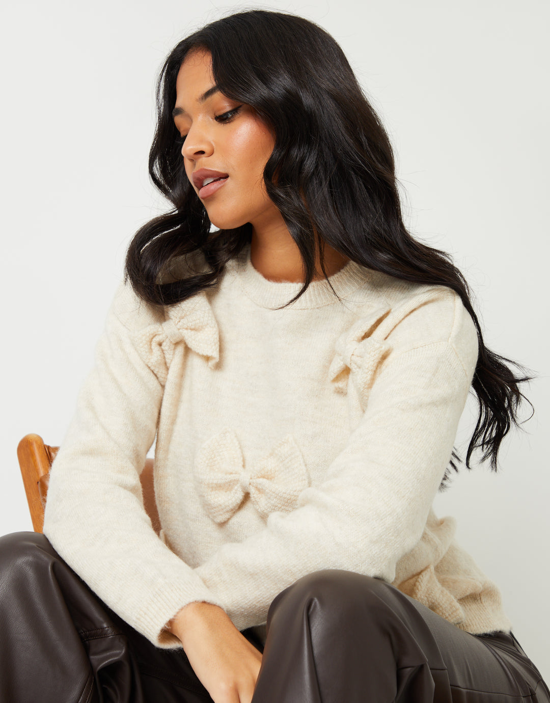 Bow Appliqué Knitted Jumper in Ecru