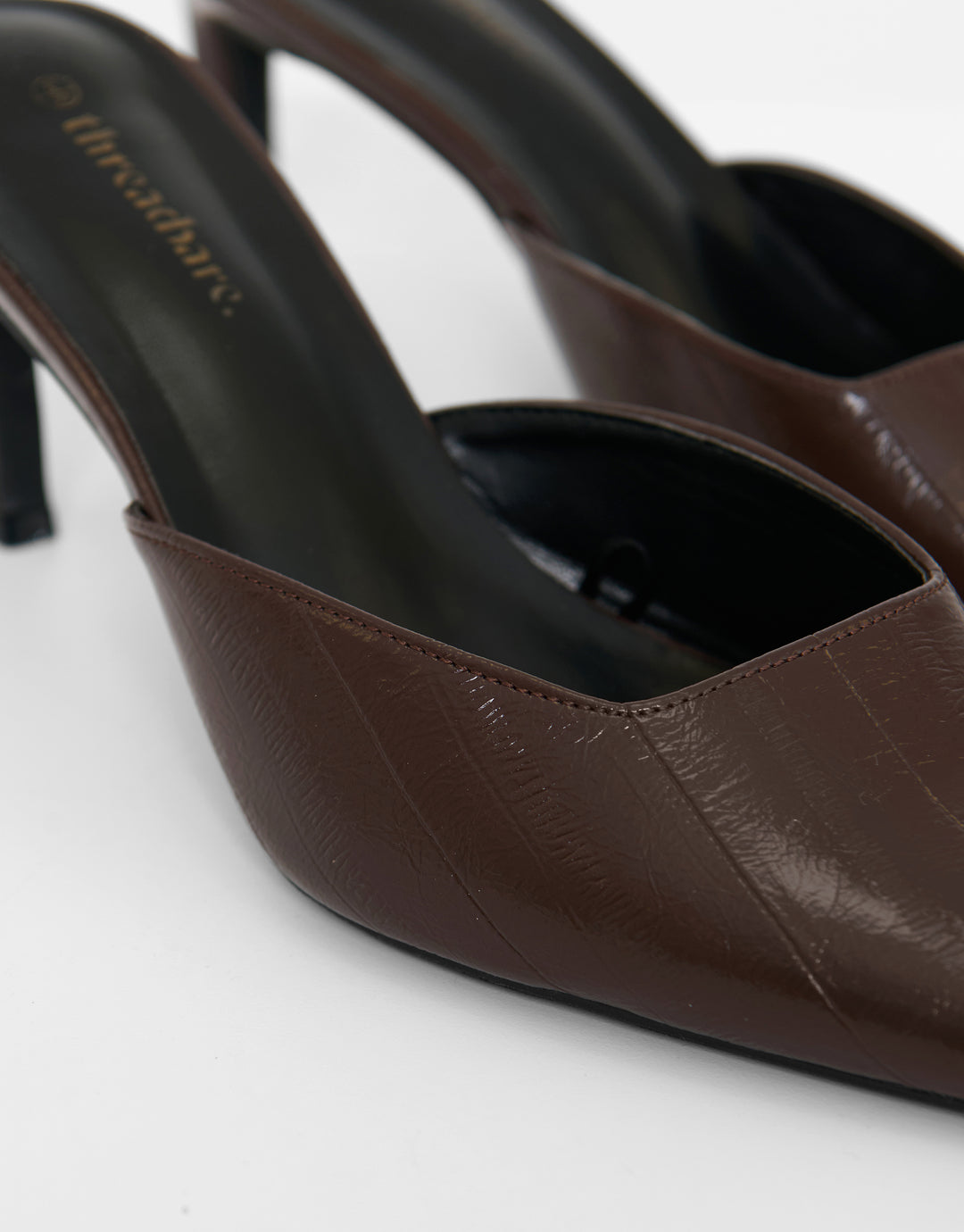 Closed Toe Kitten Heel in Chocolate Brown