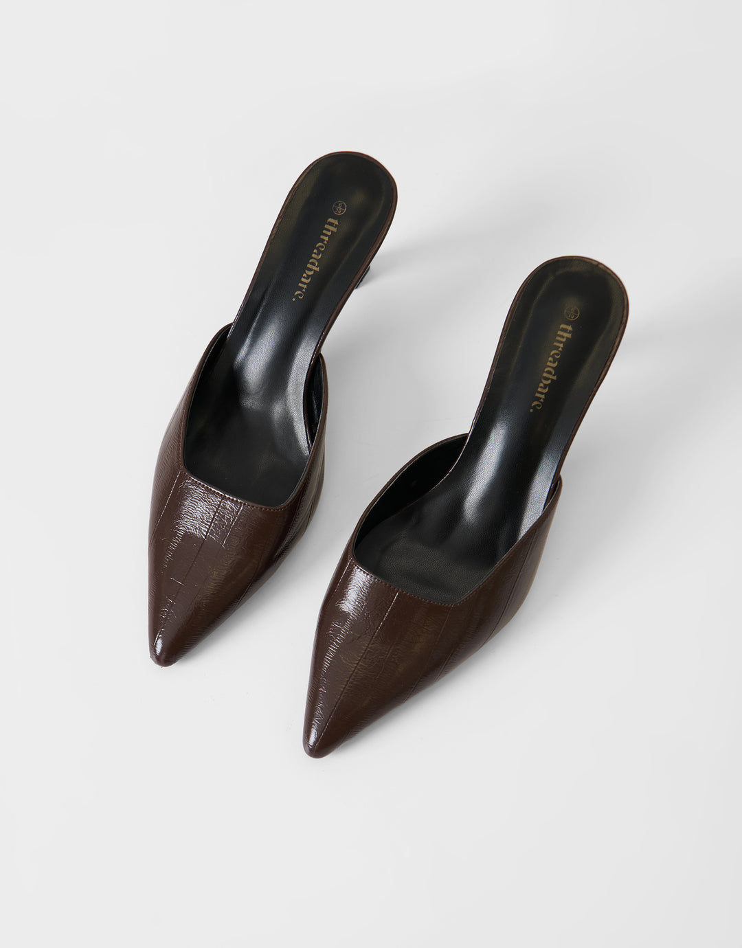 Closed Toe Kitten Heel in Chocolate Brown
