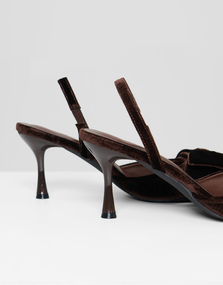 Threadbare Velvet Bow Kitten Heels in Chocolate Brown - heel view