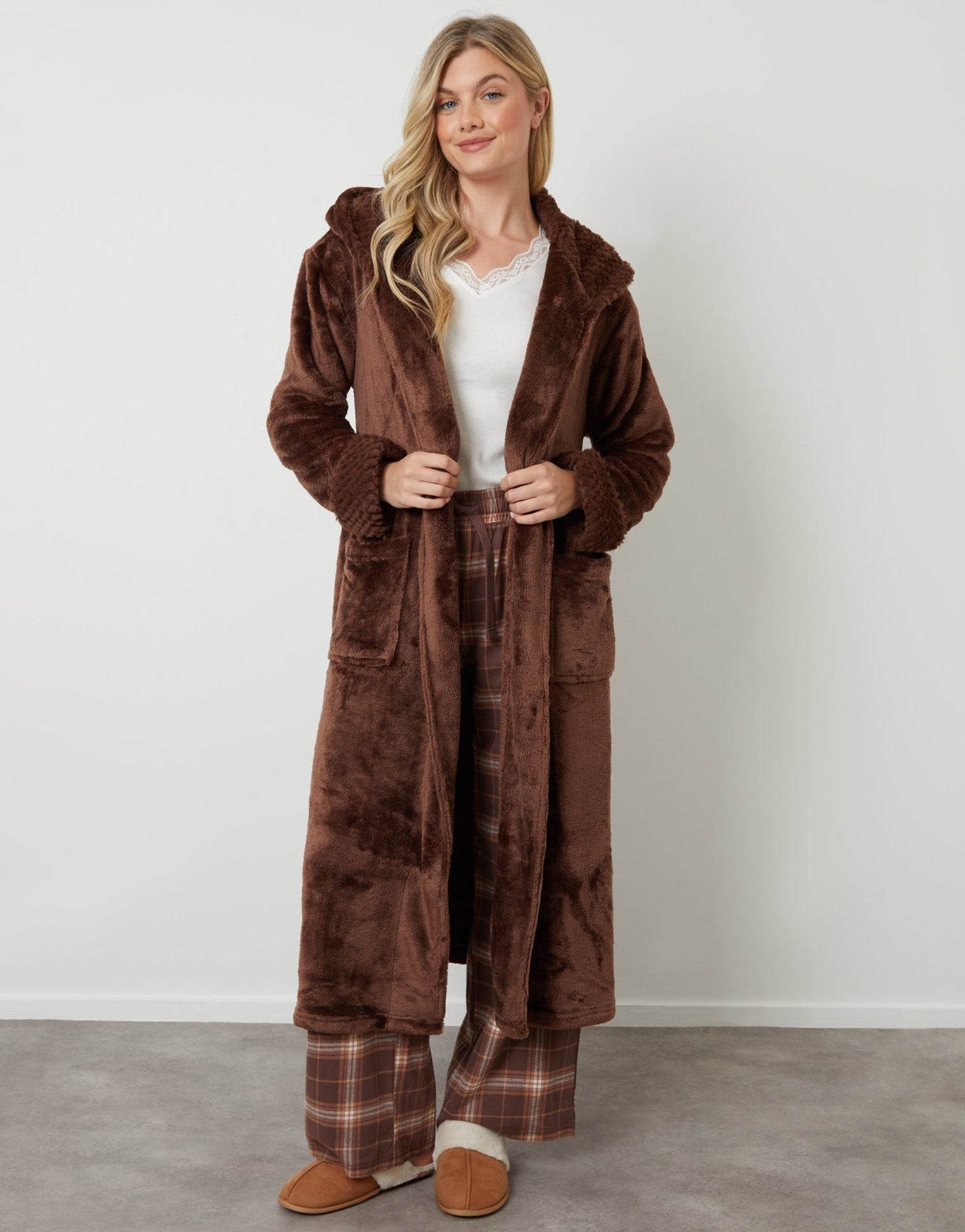 Threadbare Women's Faux Fur Trim Dressing Gown in Chocolate