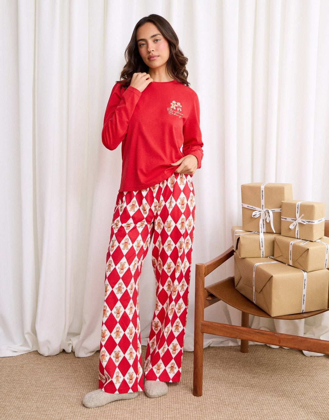 Cotton Gingerbread Man Print Christmas Pyjama Set in Red