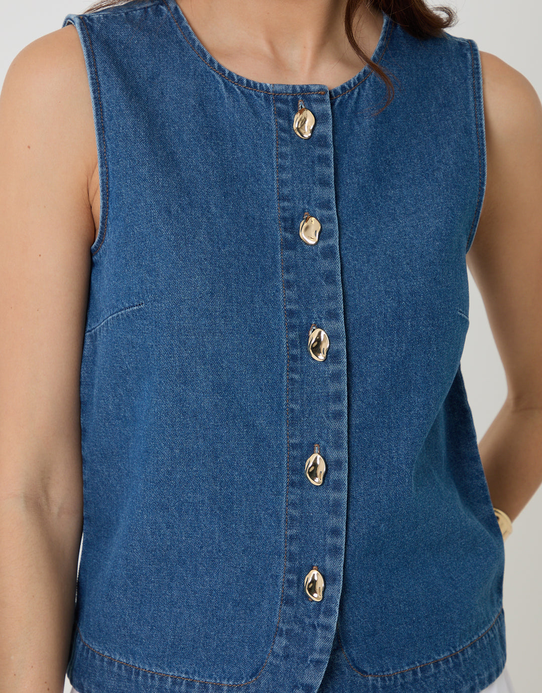 Threadbare Denim Button Up Top in Mid Wash - buttons close up