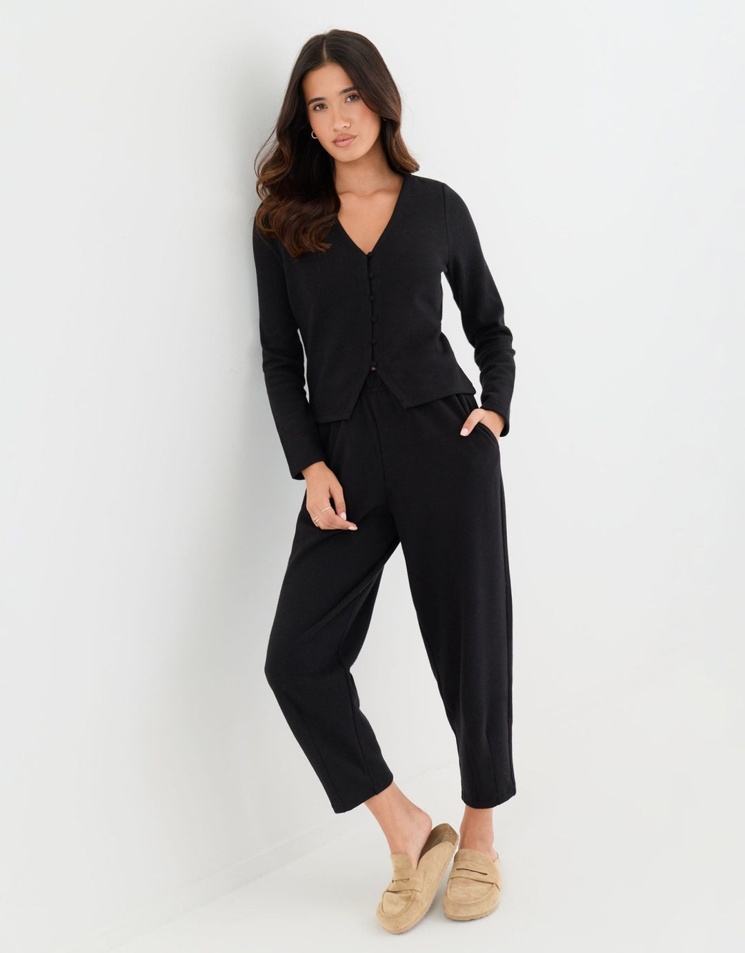 Ribbed V Neck Cardigan in Black