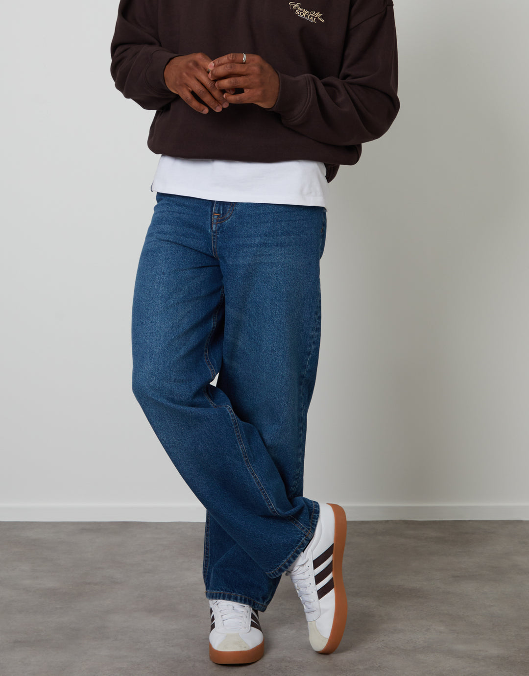 Mid Wash Baggy Fit Jeans