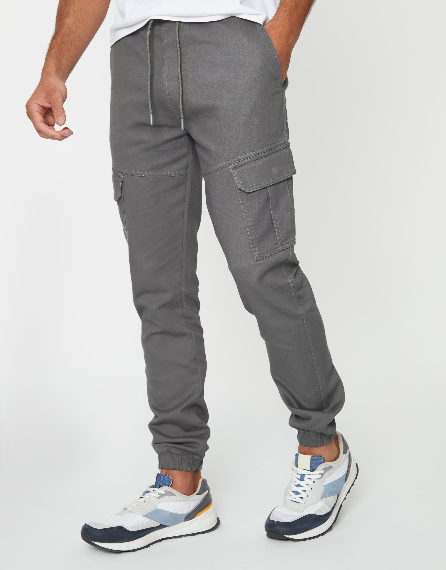 Jogger hot sale style trousers