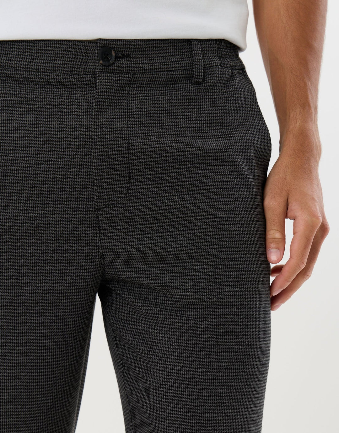 Straight Leg Tailored Trousers in Charcoal Check