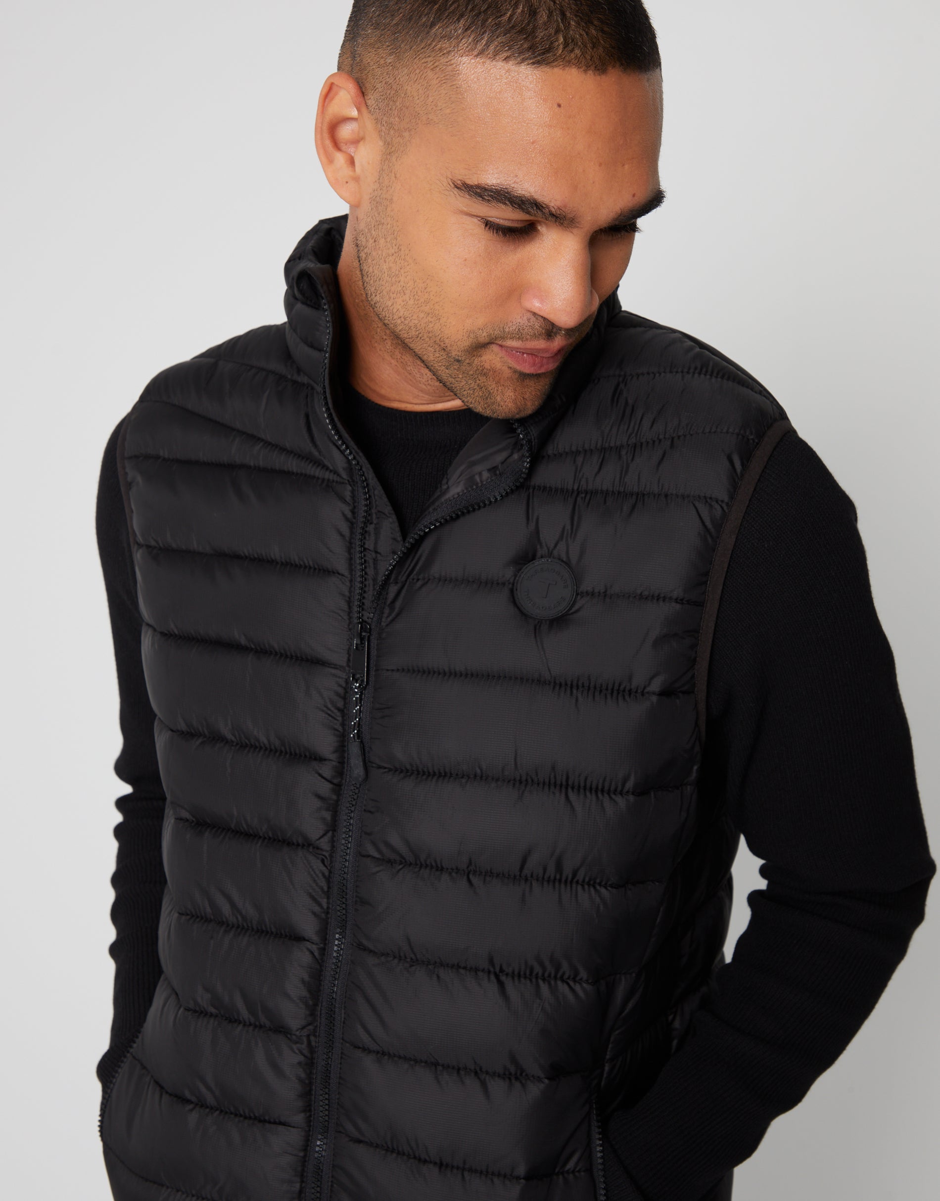Threadbare Men's Black Matte Finish Padded Funnel Neck Puffer Gilet