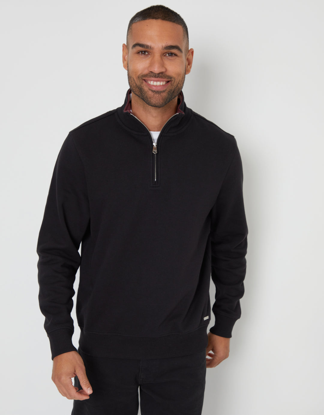 Tipping Collar Quarter Zip Sweatshirt in Black