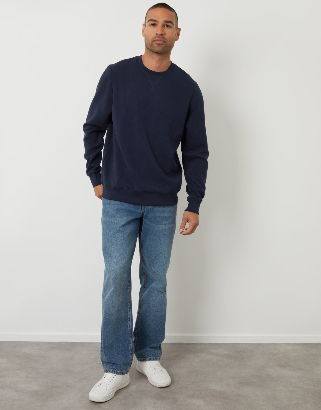 Textured Crew Neck Sweatshirt in Navy
