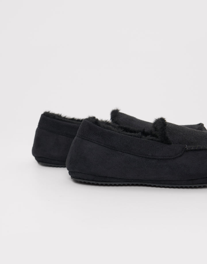 Faux Fur Lined Moccasin Slippers in Black