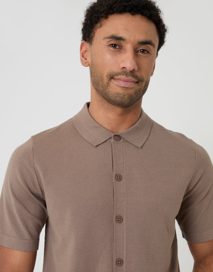 Threadbare Knitted Short Sleeve Shirt in Taupe - front view close up