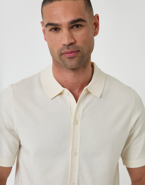 Threadbare Knitted Short Sleeve Shirt in Ecru - collar close up