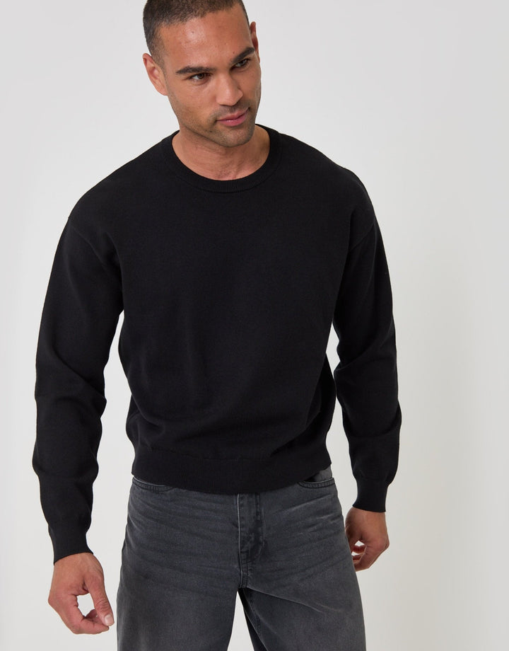 Relaxed Fit Knitted Crew Neck Jumper in Black