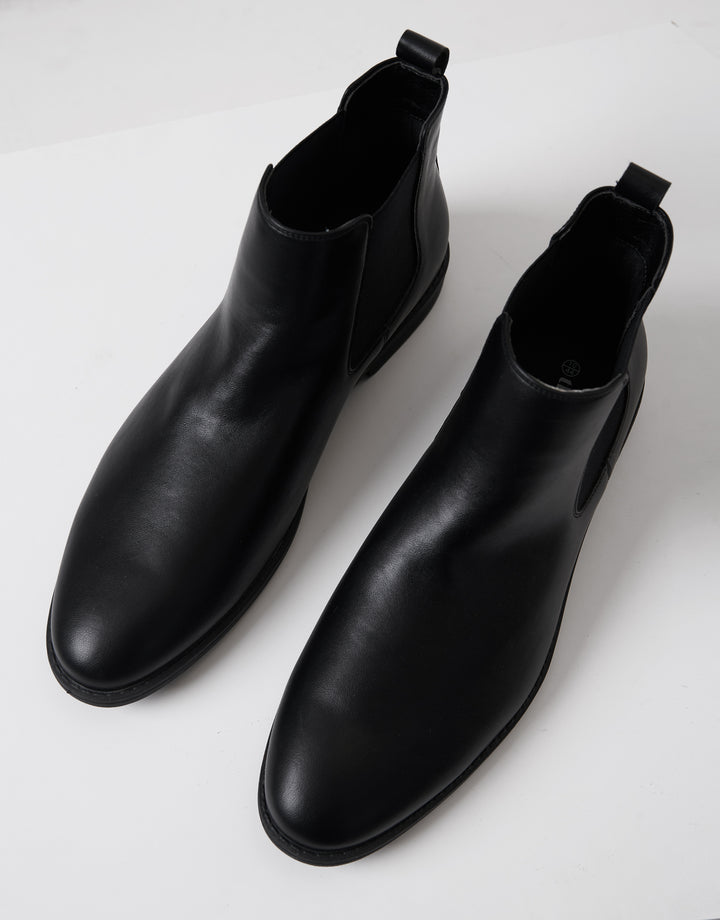 Black Chelsea Boots