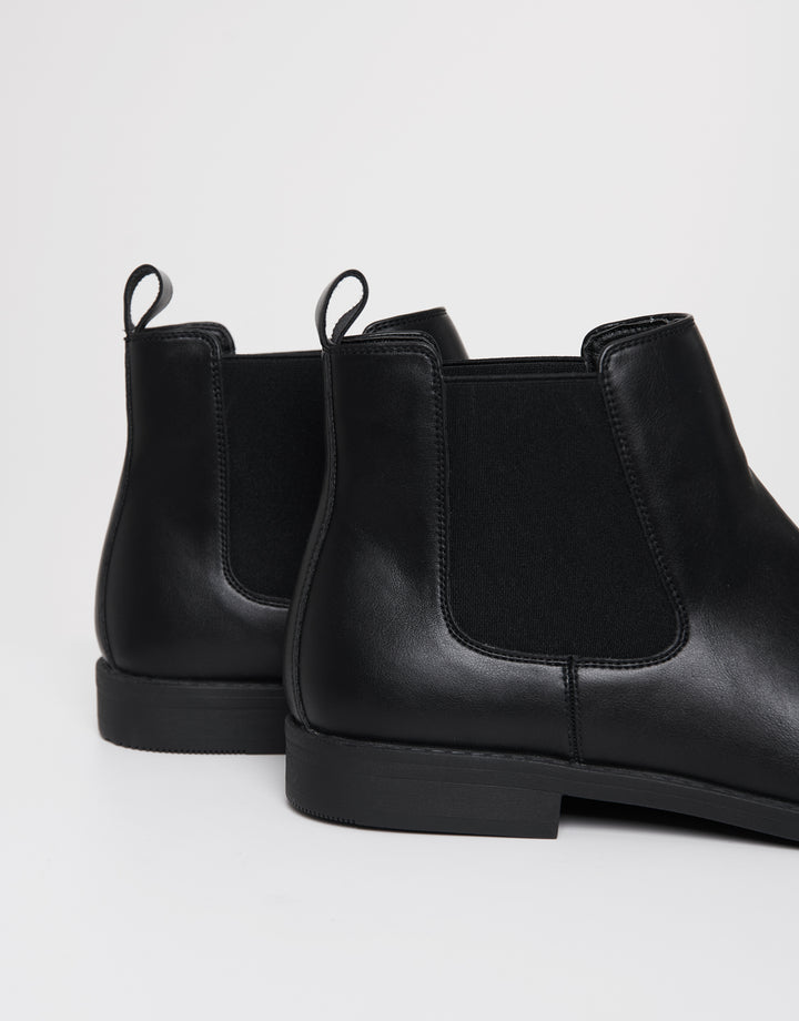 Black Chelsea Boots