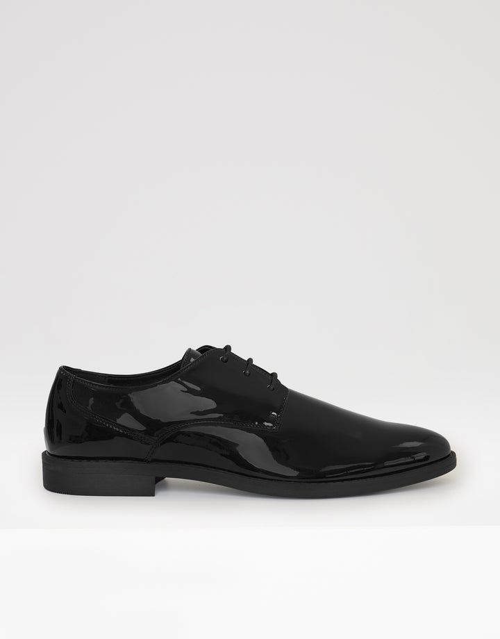 Derby Shoes in Black