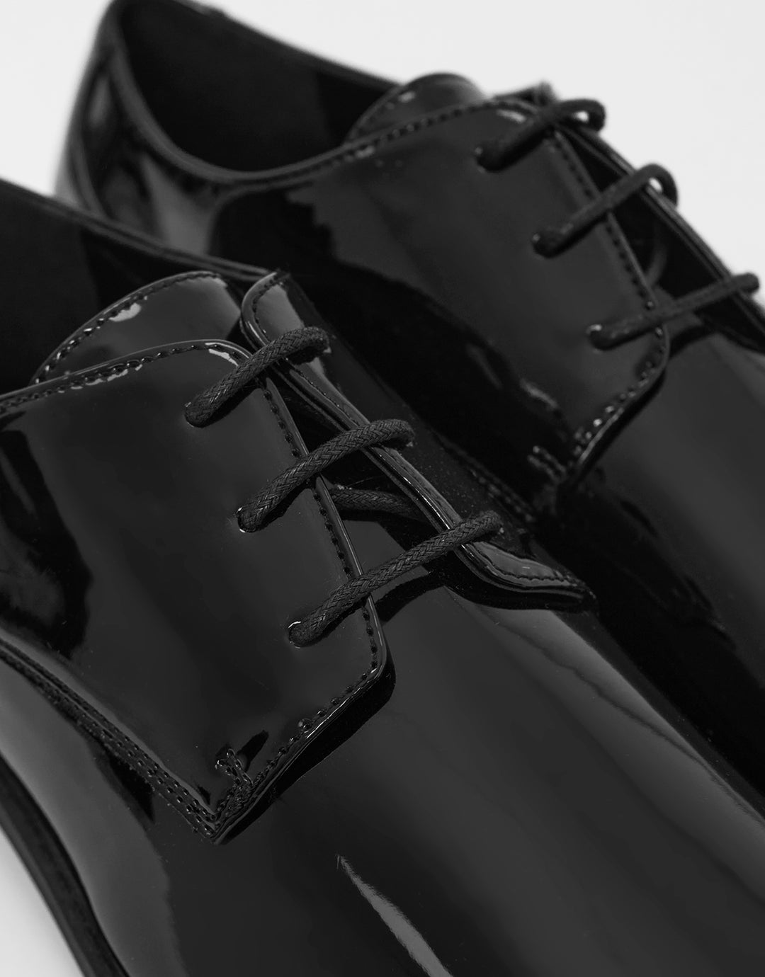 Derby Shoes in Black
