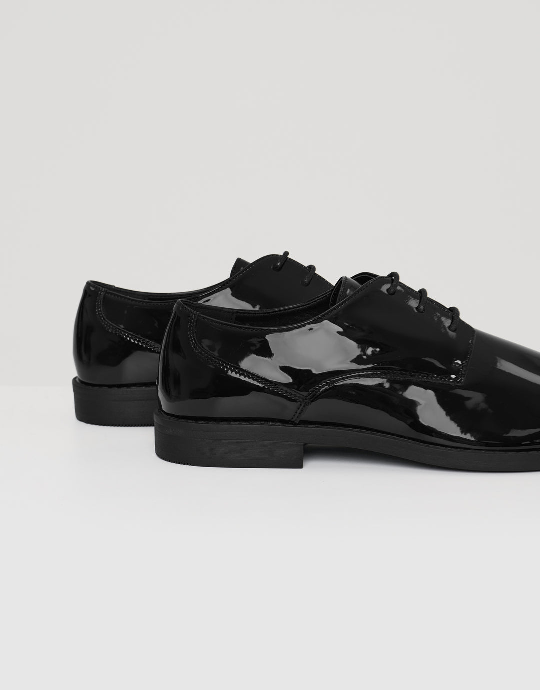 Derby Shoes in Black