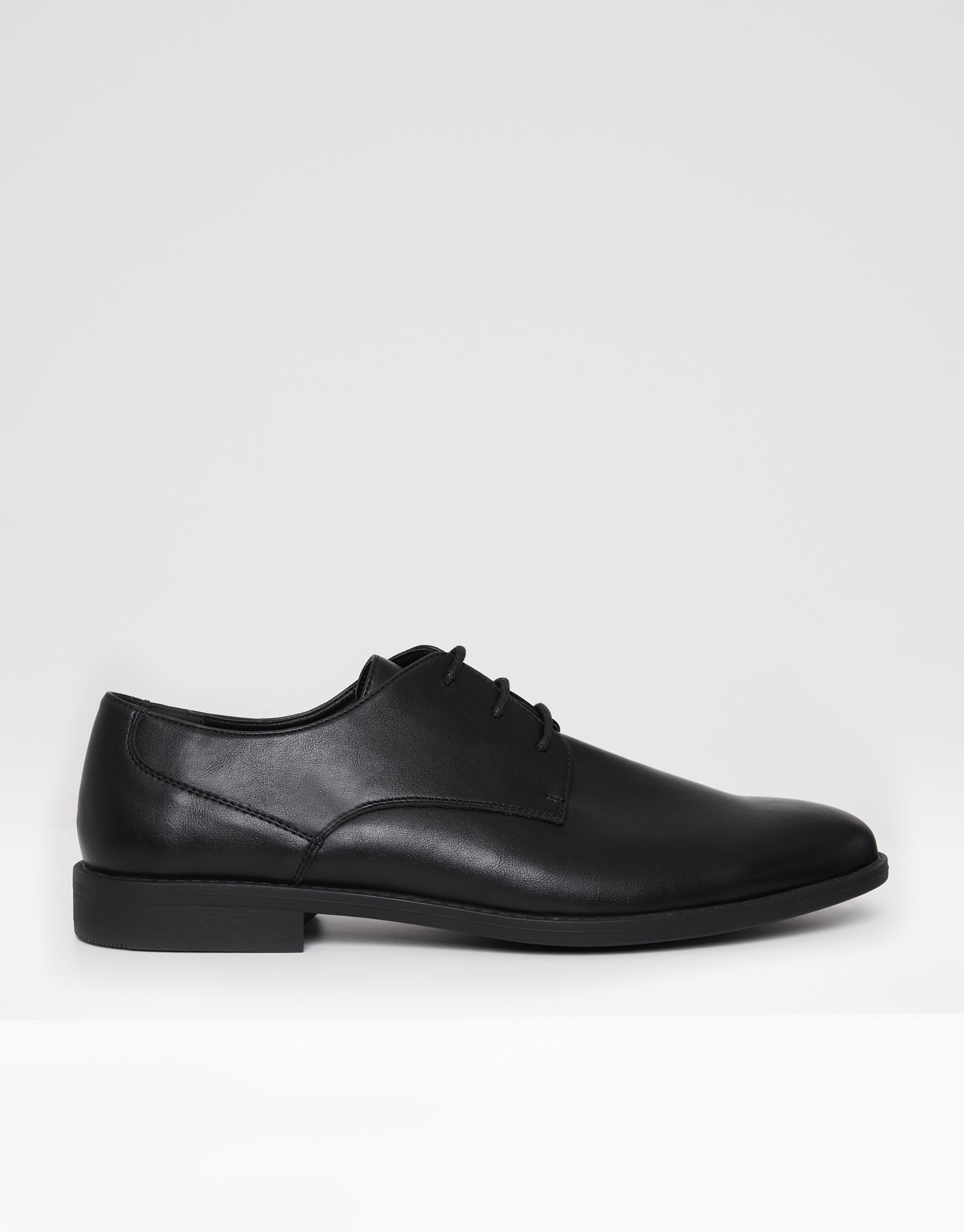 Derby Shoes in Black