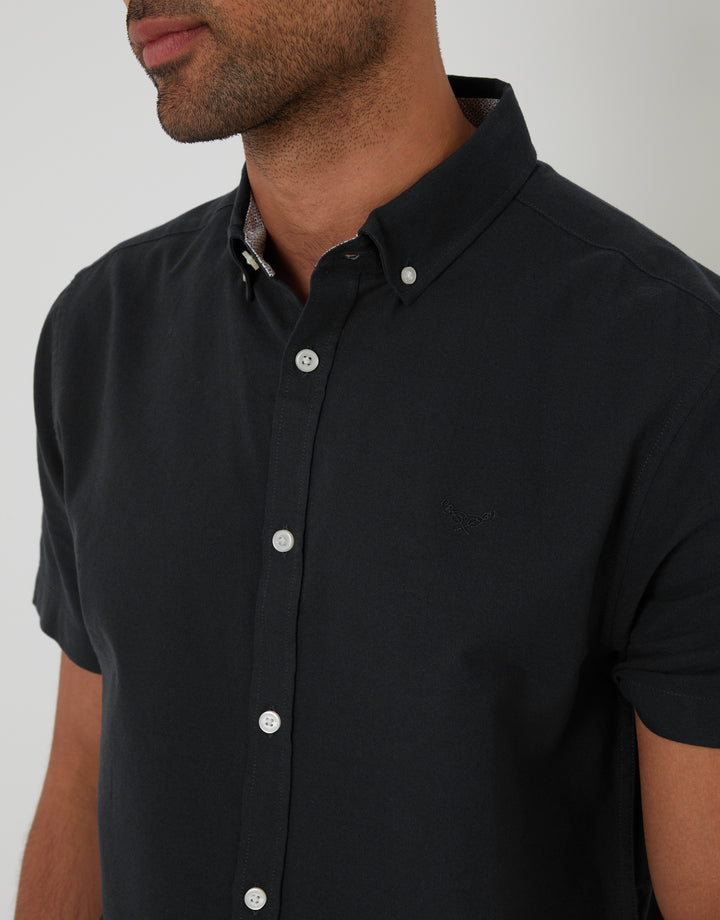 Threadbare Short Sleeve Shirt in Black - collar close up