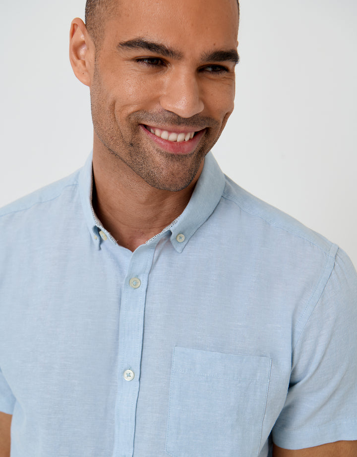 Threadbare Short Sleeve Linen Blend Shirt in Light Blue - collar close up