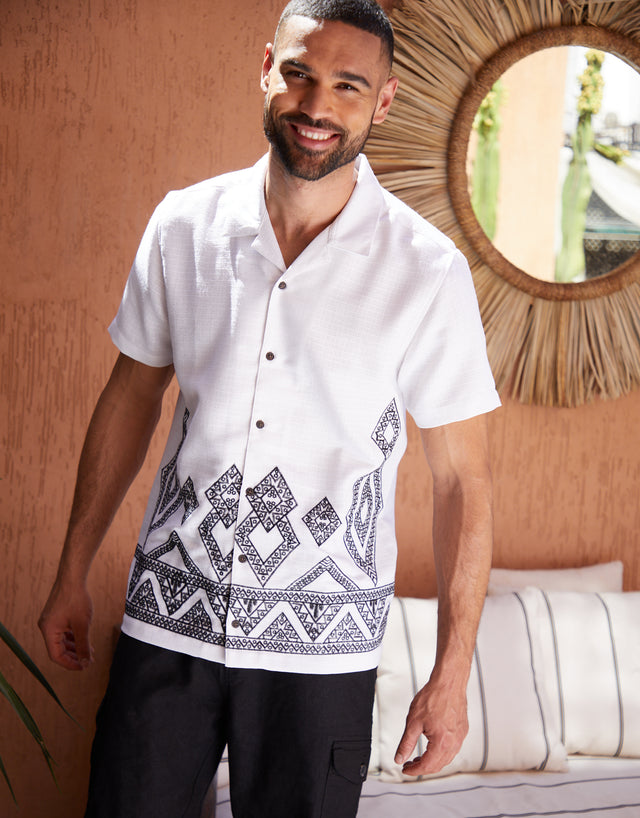 Men's White Revere Collar Embroidered Short Sleeve Shirt