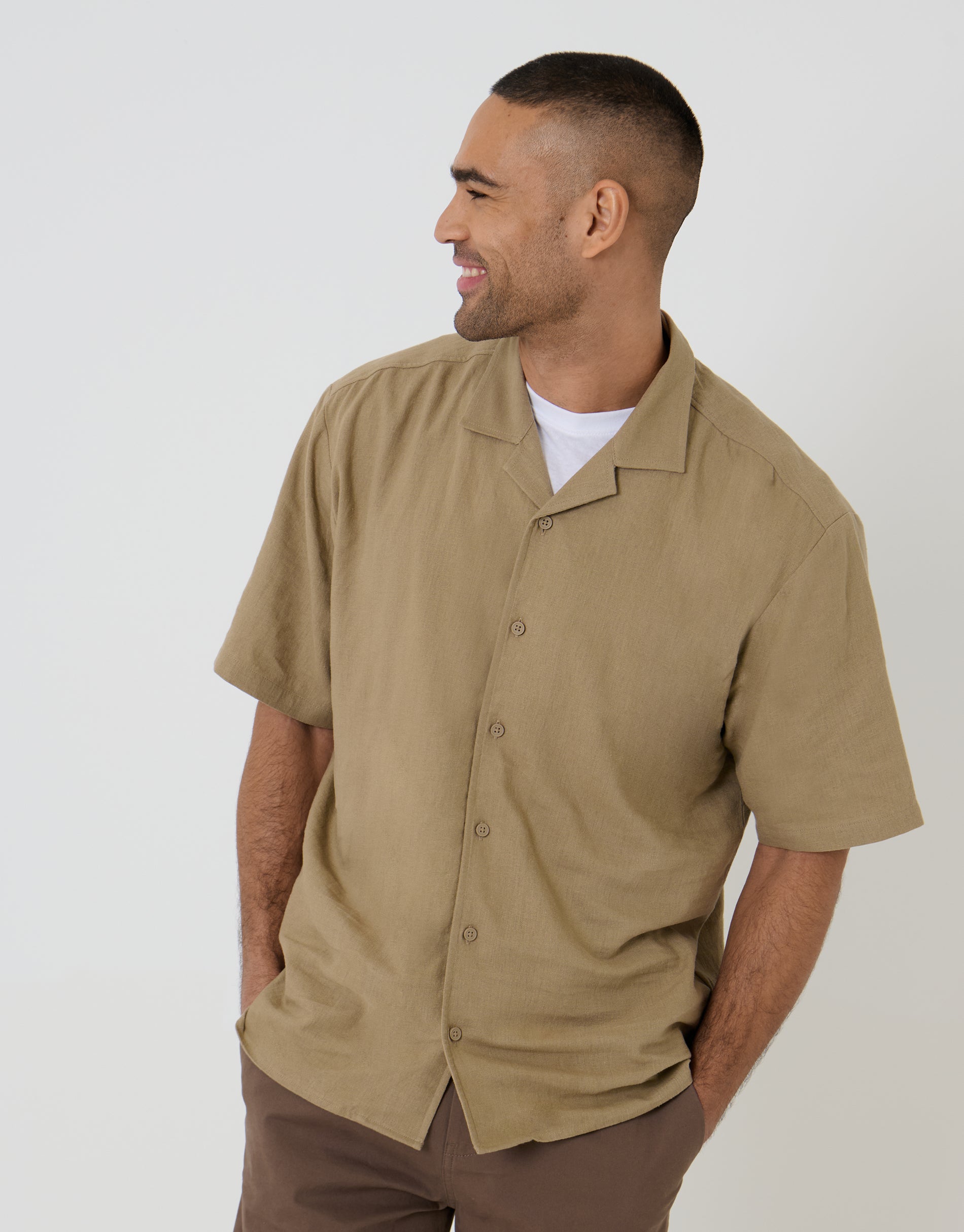 Relaxed Fit Linen Blend Revere Collar Short Sleeve Shirt in Dark Stone