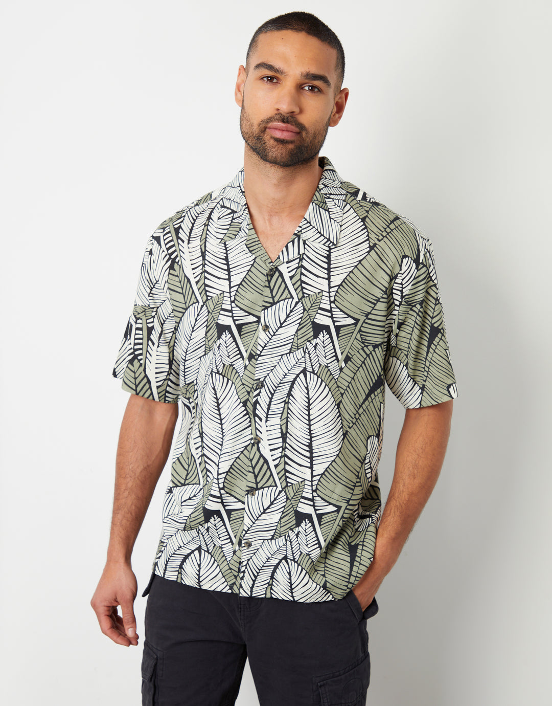 Tropical Leaf Print Revere Collar Short Sleeve Shirt