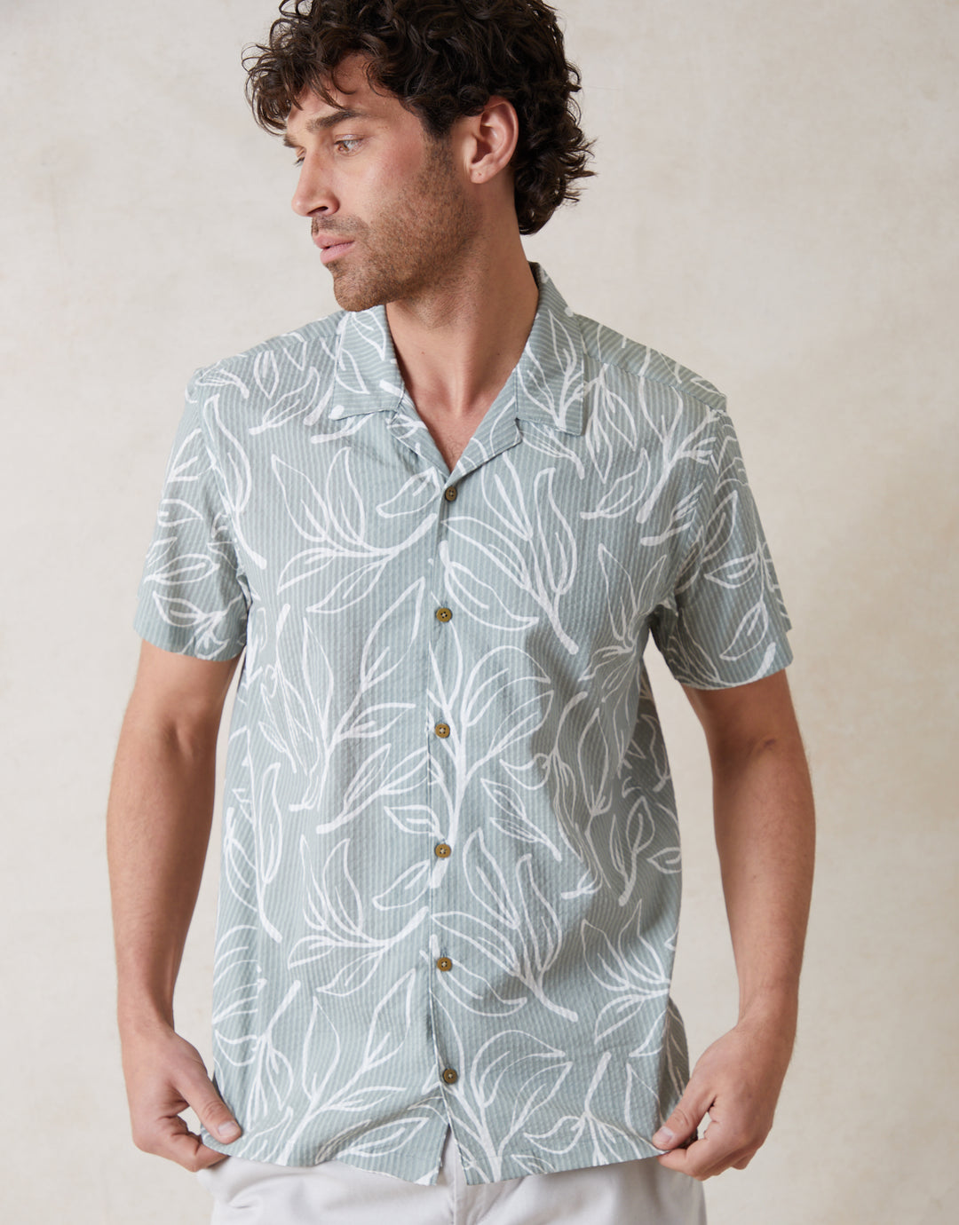 Relaxed Fit Leaf Print Short Sleeve Shirt in Sage Green