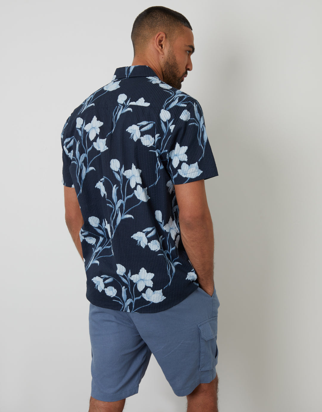 Floral Print Button Down Collar Short Sleeve Shirt in Navy